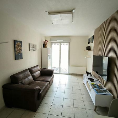 Appartement T2 En Residence Securisee Oloron-Sainte-Marie Esterno foto