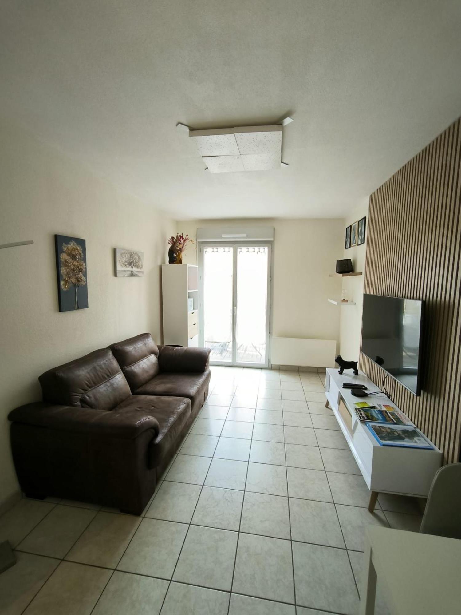 Appartement T2 En Residence Securisee Oloron-Sainte-Marie Esterno foto